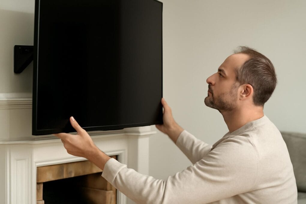jak-dopasowac-telewizor-w-salonie-do-aranzacji-i-ergonomii-3 Jak dopasować telewizor w salonie do aranżacji i ergonomii